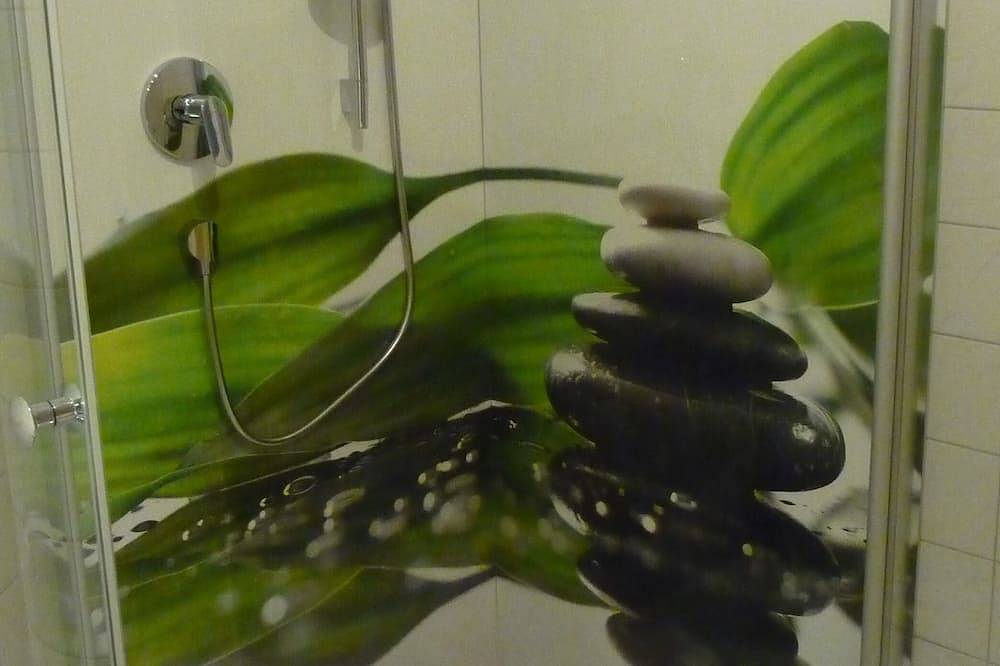 Ganze Wohnung, Issy :  1 Zimmer-Ferienwohnung in Oberuhldingen in Oberuhldingen, Uhldingen-Mühlhofen