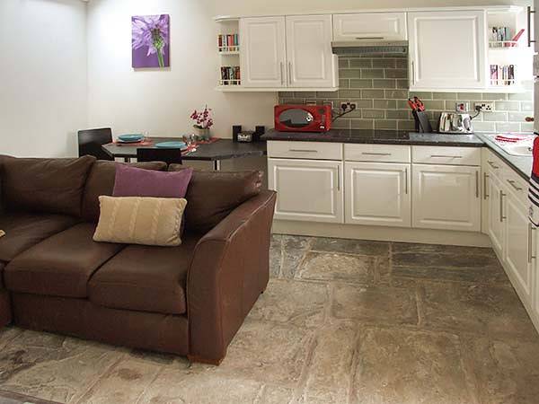 Finwood Cottage 1 in Rowington, Warwickshire