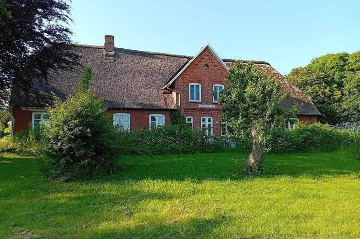 Ganze Wohnung, Ansprechende Ferienwohnung mit Gartennutzung ca. 4Km von der Nordsee (Dagebüll) in Galmsbüll, Nordfriesland