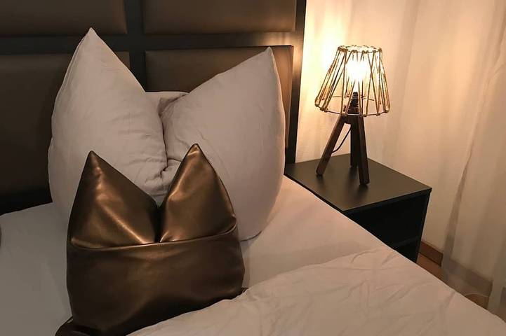Entire apartment, Harbor business apartment in Karlsruhe-Rintheim in Karlsruhe, Rhine Plain