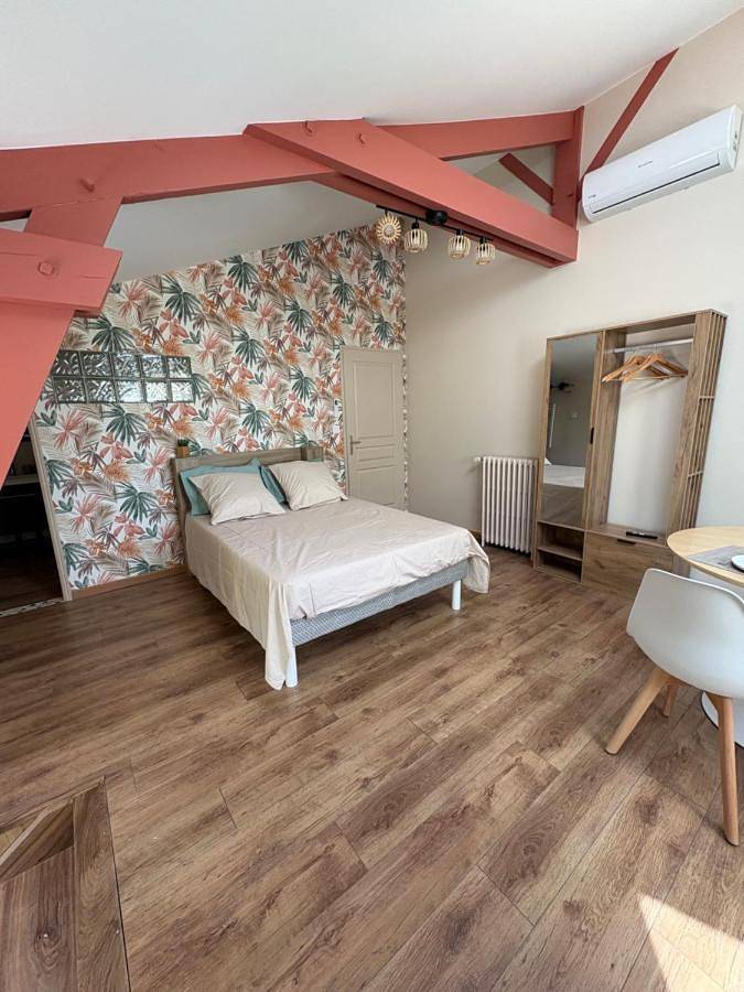 Location de vacances pour 2 personnes, avec Terrasse et Jardin à Marsaneix - 2