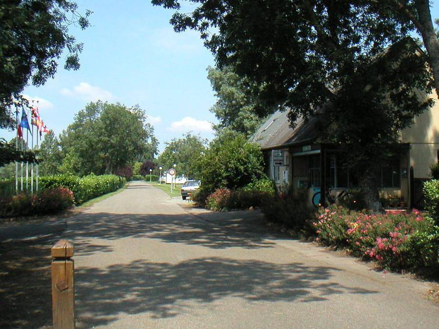 Camping Le Lac des Varennes - Unique 2 personnes - Tente Moorea 11 m² in Marçon, Vallée de la Loire