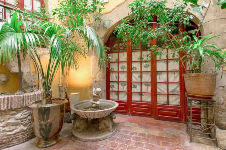 Hôtel pour 2 personnes, avec jacuzzi et terrasse, animaux acceptés à Castres - 2