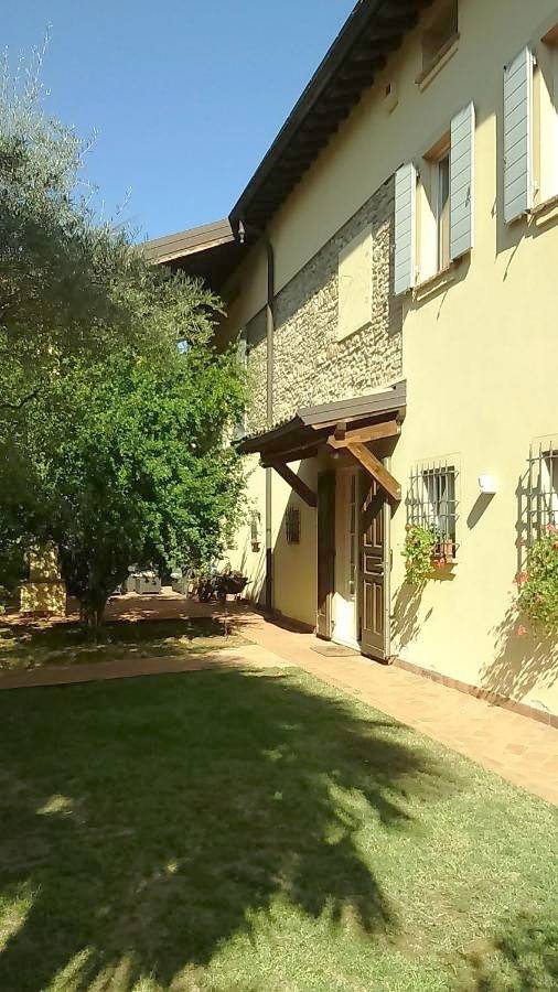 Chambre d’hôte pour 4 personnes, avec Terrasse et Jardin à Maranello