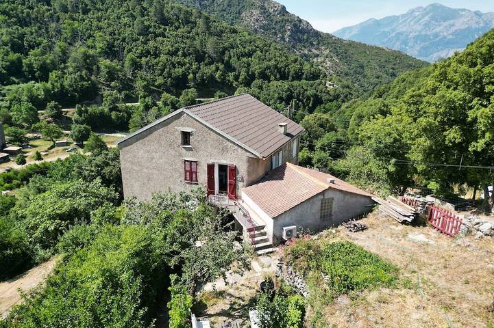 Location de vacances pour 2 personnes, avec Jardin à Santa-Lucia-di-Mercurio