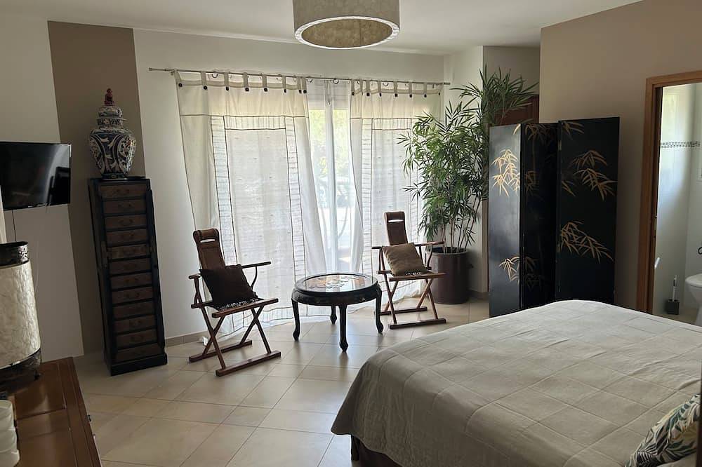 Villa Bonifacio climatisée et piscine chauffée in Bonifacio, Arrondissement de Sartène