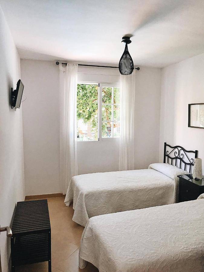Filter.cottage.country_house pour 6 personnes, avec Terrasse ainsi que Jardin et Piscine à La Zubia - 3