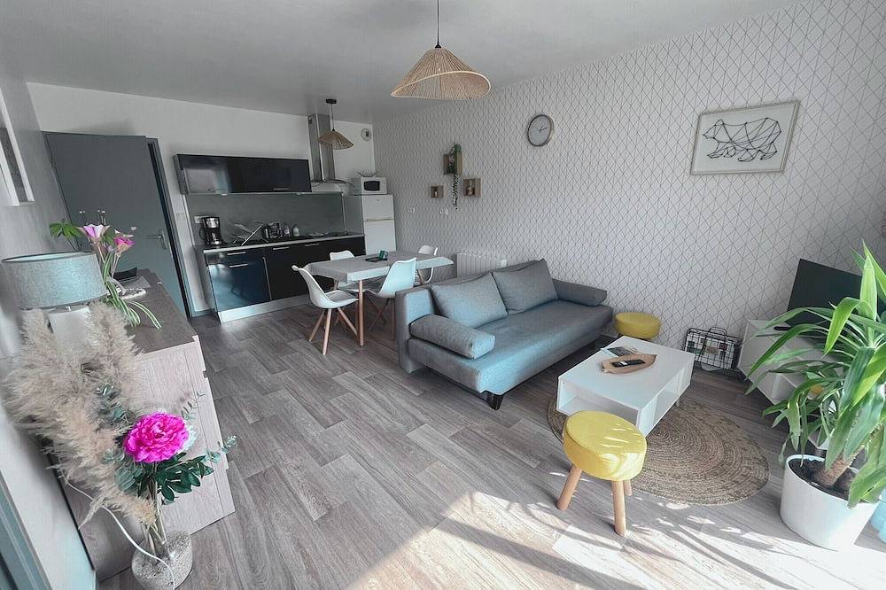 Entire apartment, Beautiful apartment close to the sea in Plestin-les-Grèves, Ceinture Dorée
