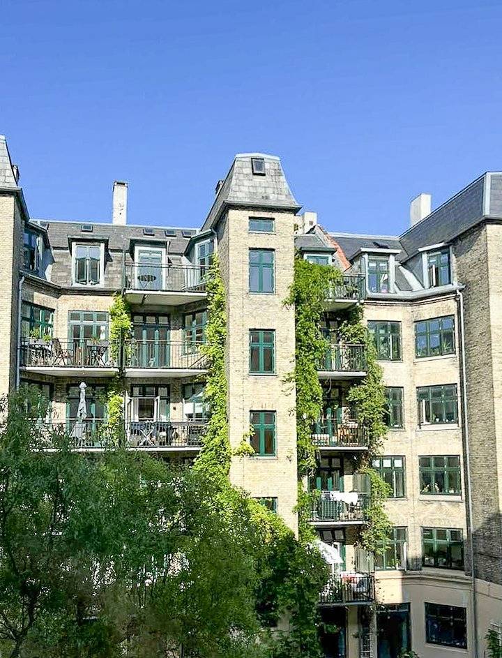 Entire apartment, Grand apartment with balcony on Østerbro in Copenhagen, Hovedstaden