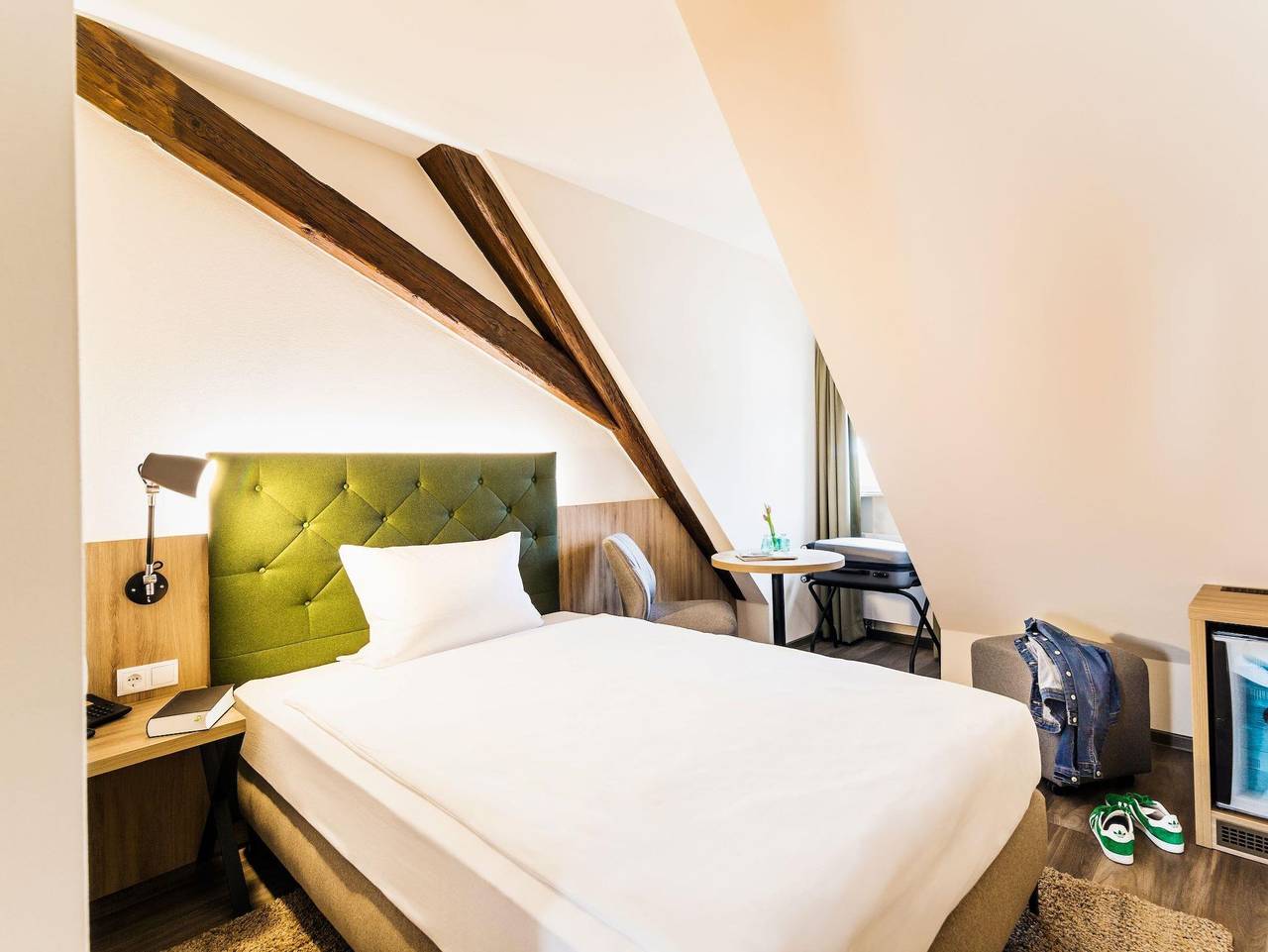 Weingut - Gästehaus Völcker - Doppelzimmer, Dusche, Wc, straßenseitig in Neustadt an der Weinstraße, Pfälzer Rheinebene