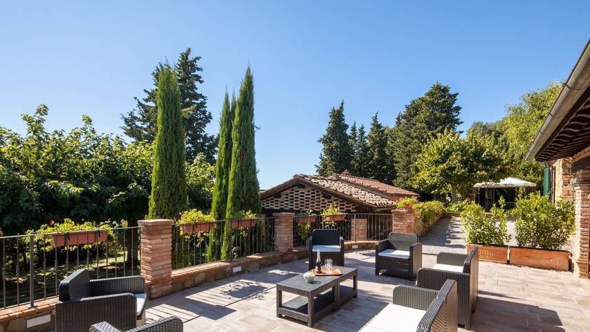 Location de vacances pour 12 personnes, avec terrasse et jardin ainsi que vue sur le lac et piscine, animaux acceptés à Sinalunga - 3