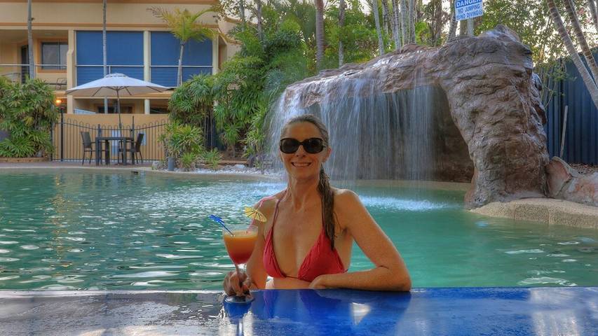 Villa for 2 people, with pool and garden as well as balcony, with pets in Hervey Bay