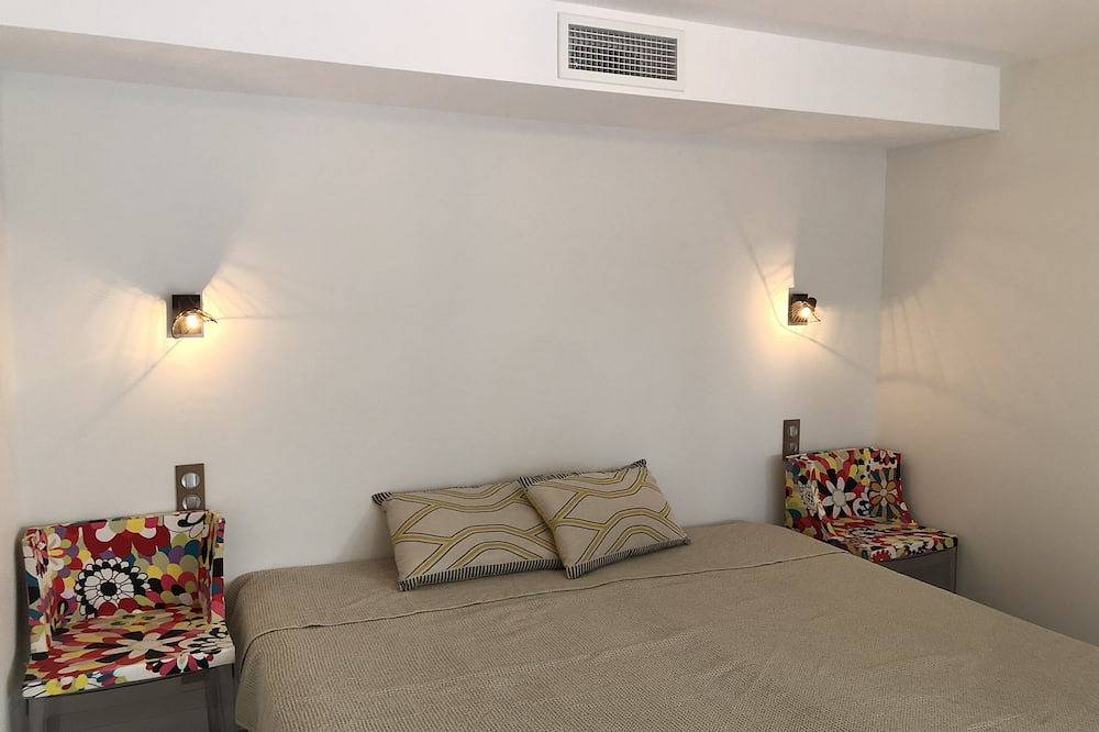 2-bedroom with pool, 2-minute walk from the sea in a park in middle of Arcachon in Arcachon, Arcachon und Umgebung