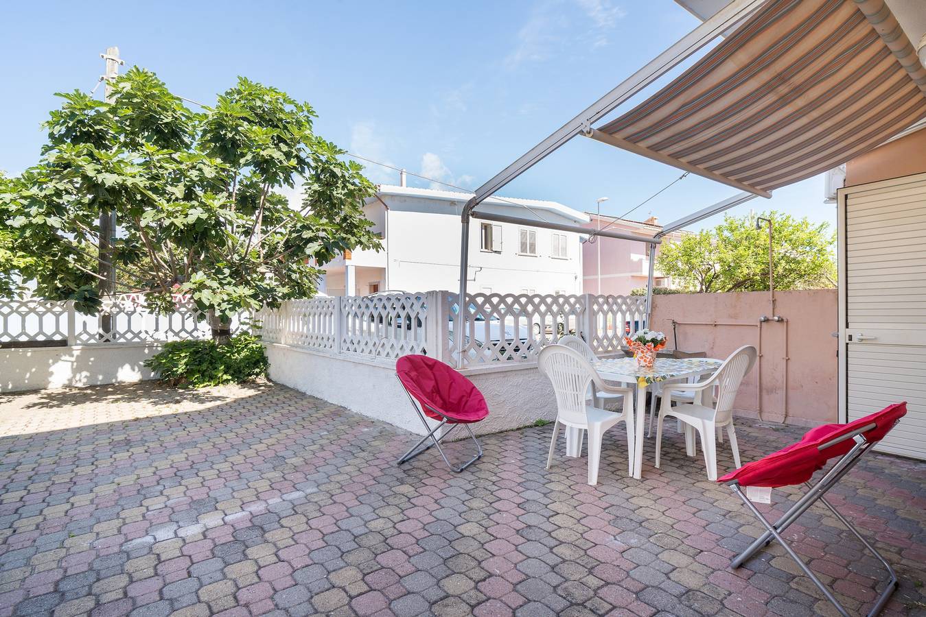 Ganze Wohnung, Ferienwohnung 'Posada Porto' mit privater Terrasse in La Caletta, Siniscola