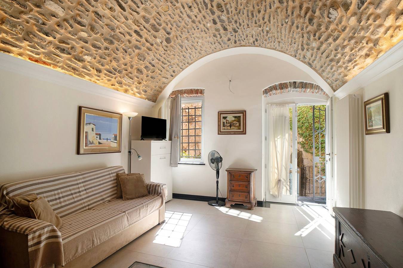 Appartamento intero, Appartamento Vacanze 'La Credenza, Borgo Dei Pescatori' con Wi-Fi in Cervo (Borgo), Cervo (Liguria)