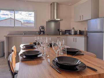 Location de vacances pour 6 personnes, avec terrasse et jardin à La Pommeraie-sur-Sèvre