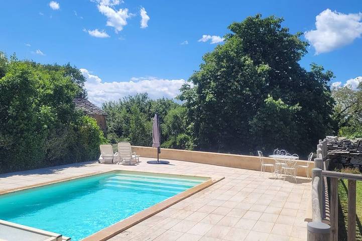 Location de vacances pour 2 personnes, avec piscine à Saint-Jean-de-Laur