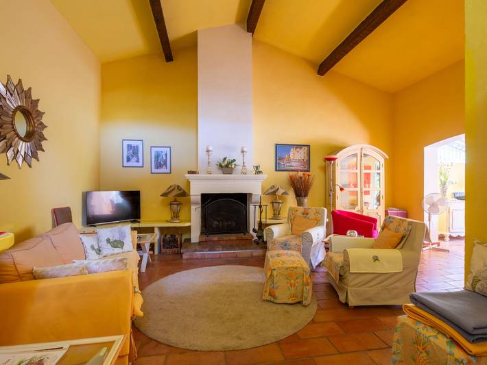 Location de vacances pour 6 personnes, avec terrasse et jardin à Gassin - 4