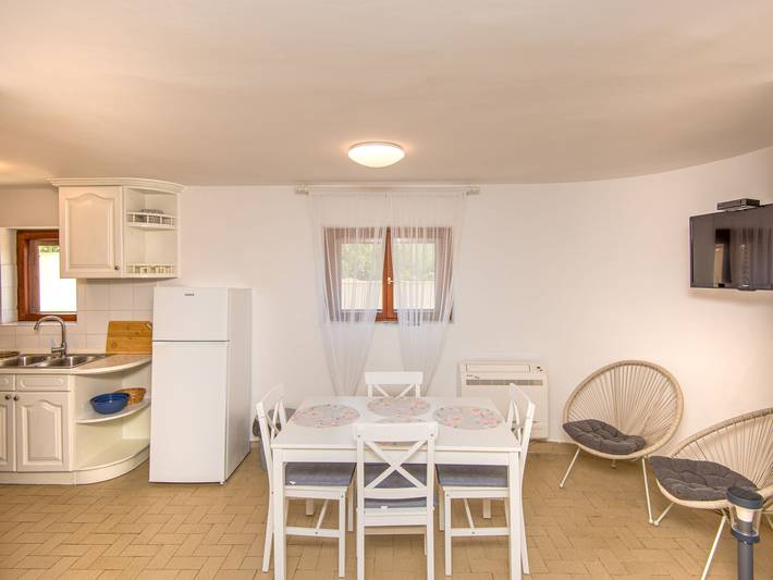 Ferienwohnung für 4 Personen, mit Terrasse und Garten in Zadar (Kommun) - 3