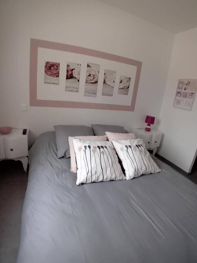 Gîte pour 2 personnes, avec jardin et piscine à Salindres - 2