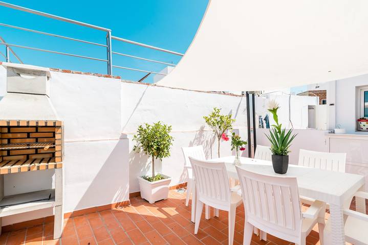 Apartamento entero, Apartamento de vacaciones "Casa Piedra de la Rendona" con terraza y vistas al mar in Playa de los Bateles (Conil de la Frontera), Conil de la Frontera
