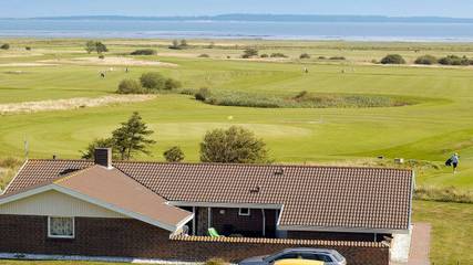 Ferienhaus für 10 Personen, mit Pool und Terrasse sowie Sauna und Ausblick in Blavand