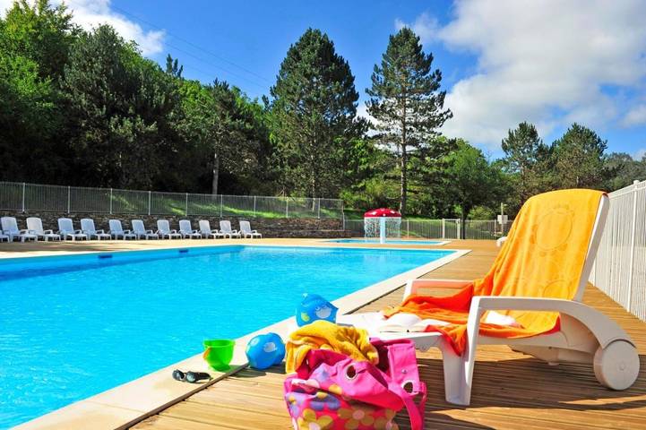 Appart’hôtel pour 4 personnes, avec Balcon et Terrasse ainsi que Bassin pour enfant et Piscine