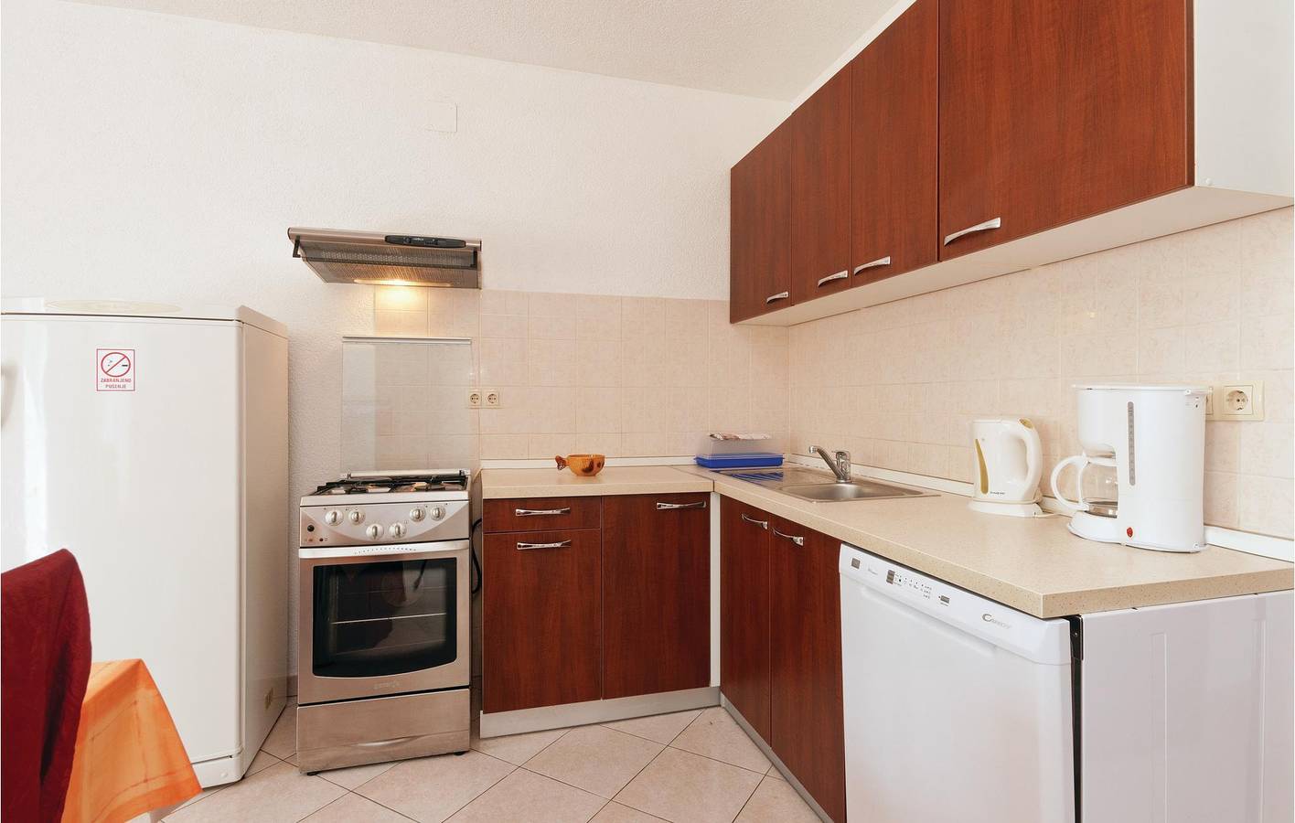 Ganze Ferienwohnung, Gemütliche Ferienwohnung mit Meerblick, Pool, Terrasse und Parkplatz in Cesarica in Cesarica, Naturpark Velebit