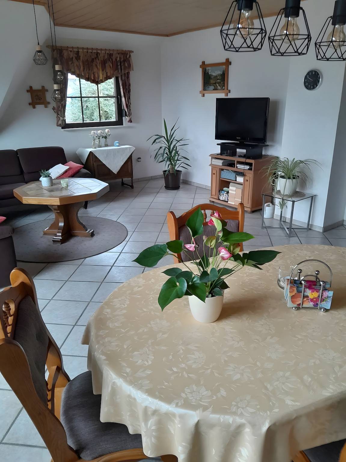 Ganze Wohnung, Ferienwohnung 'Heinz Romes' mit Gemeinschaftsterrasse, Balkon und Wi-Fi in Wimbach, Osteifel