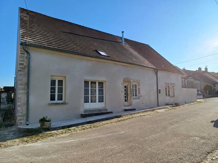 Cottage pour 4 personnes, avec jardin dans Frasne-les-Meulières