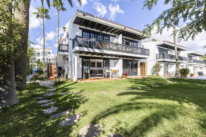 Gîte pour 4 personnes, avec jardin ainsi que piscine et terrasse à Playa del Inglés - 3