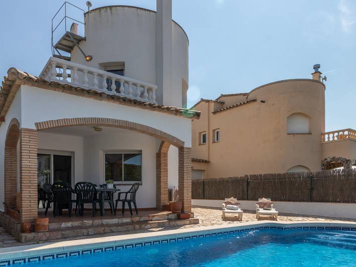 Location de vacances pour 6 personnes, avec jardin et terrasse, animaux acceptés à Sant Pere Pescador - 3