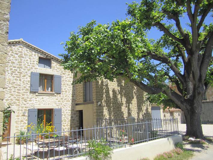 Gîte pour 8 personnes, avec terrasse et jardin