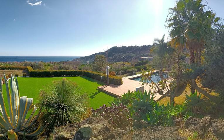 Location de vacances pour 10 personnes, avec jardin à Acireale - 2