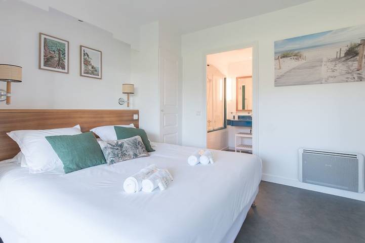 Gîte pour 4 personnes, avec Balcon/Terrasse et Terrasse ainsi que Jardin et Piscine à Saint-André-des-Eaux - 4