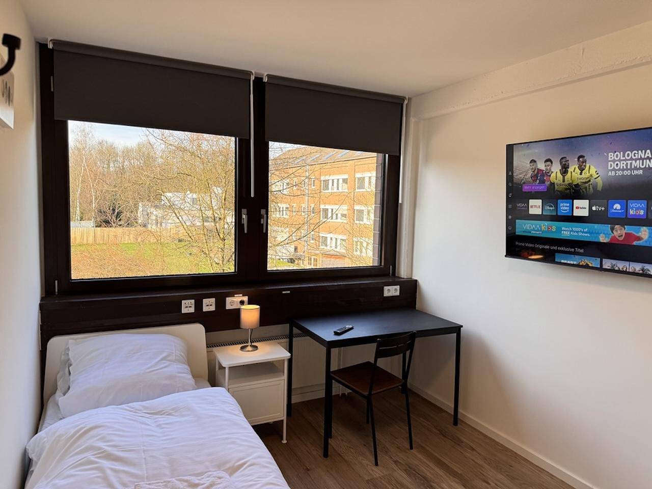 Single room, shower, toilet, 1 bed room in Ehrenfeld (Cologne), Cologne