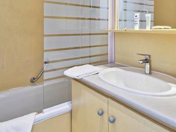 Gîte pour 4 personnes, avec terrasse dans Ile De Bendor