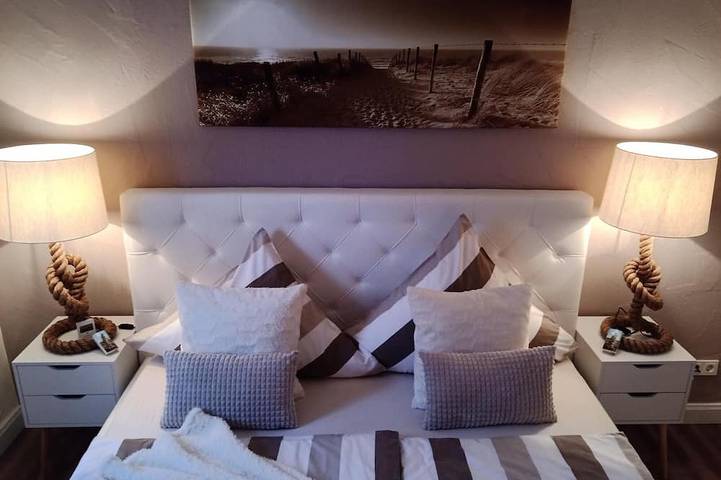 Appartement entier, Little reverie Frango Eifel / castle rear Whirlpool / sauna house / massage chair in Pronsfeld, Naturpark Hohes Venn-Eifel