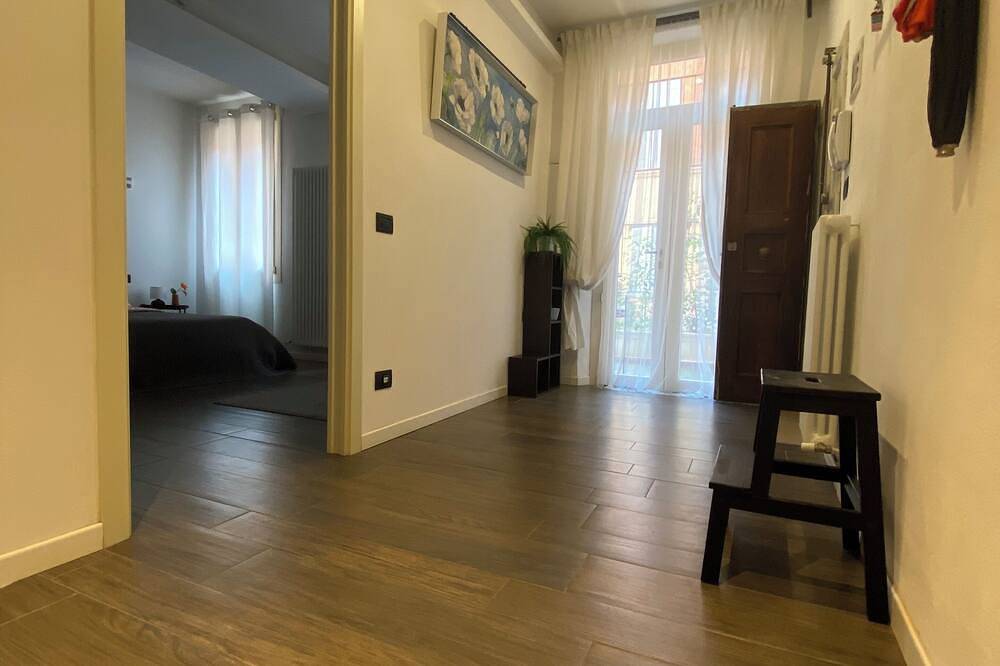 Ganze Wohnung, La Cocinella: Elegant Modena Stay Steps from Cathedral & Fine Dining in Modena, Modena Provinz