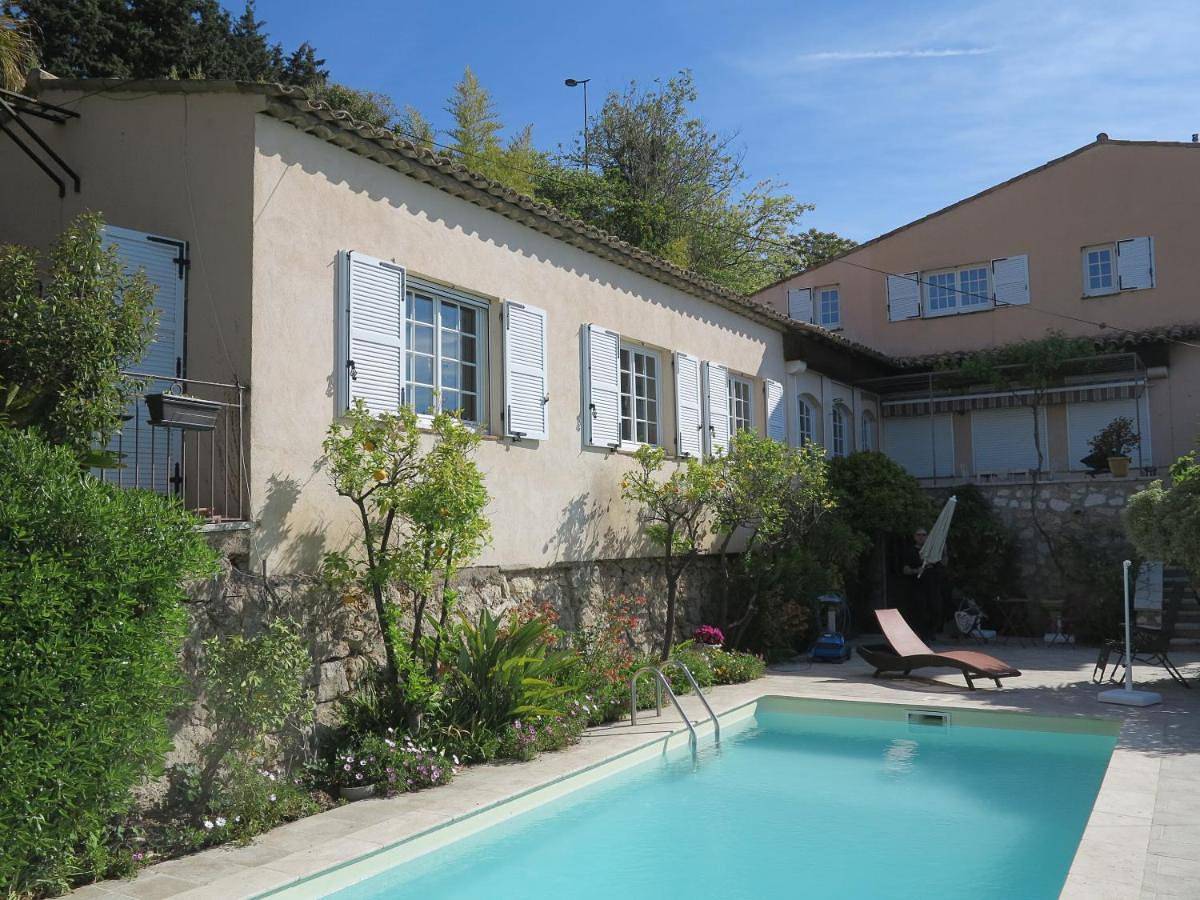 Les petites terrasses in Grasse, Côte méditerranéenne (France)