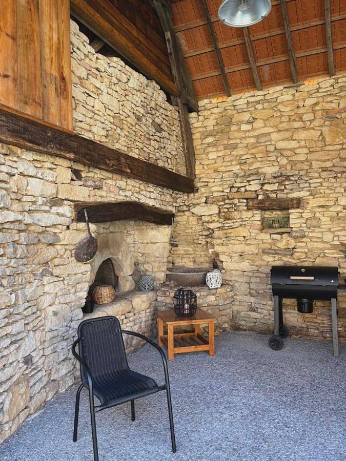 Location de vacances pour 10 personnes, avec vue et jardin à La Chapelle-Aubareil - 3