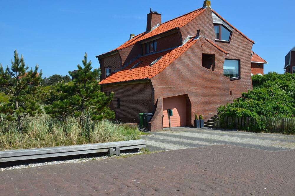 Bergen Aan Zee: 'Helmbloem' - wunderschönes, großes Ferienhaus am Strand! in Bergen aan Zee, Noord-Holland - Nordseeküste