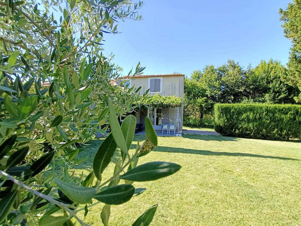 Gîte Le Clos de la Cigalière in Le Thor, Vaucluse