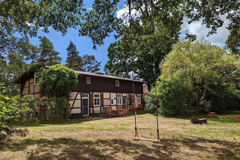 Romantic country idyll - former inn with large garden, fireplace, near the forest and lake in Lenzen (Elbe), Prignitz