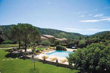 Hôtel pour 2 personnes, avec jardin et jacuzzi ainsi que sauna et piscine à Rocher