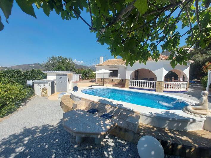 Ferienhaus für 4 Personen, mit Pool und Ausblick sowie Garten in Torrox