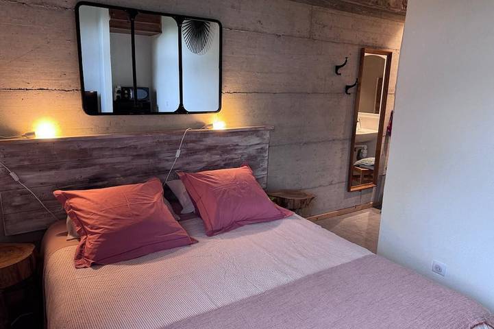 Appartement entier, Chambre double in Orcines, Parc naturel régional des Volcans d'Auvergne