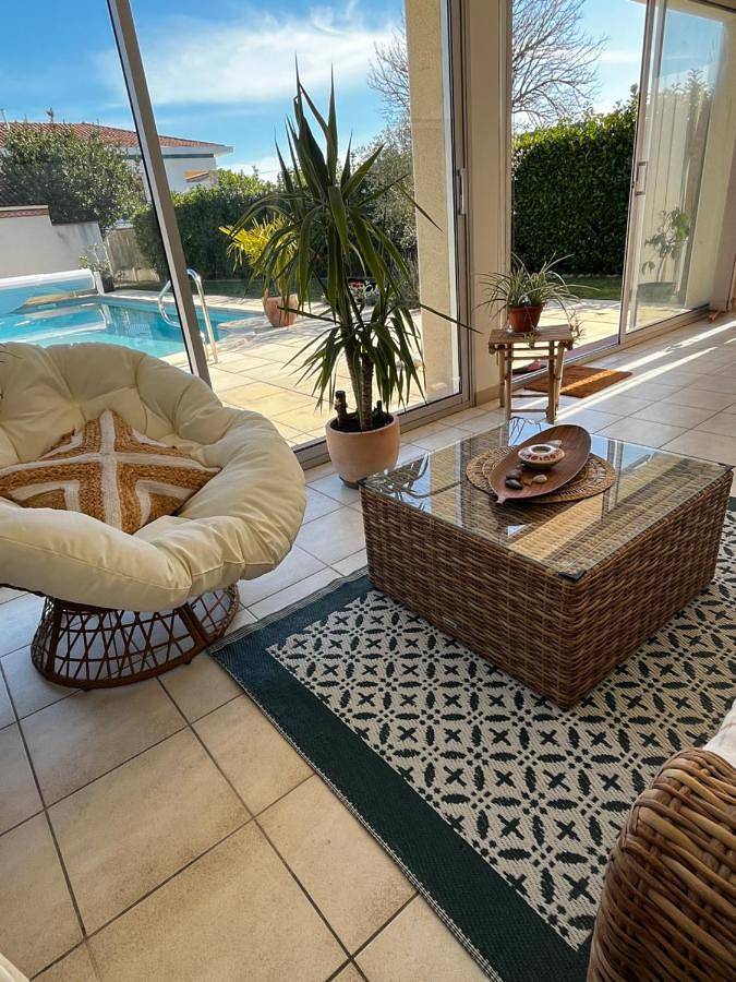 Location de vacances pour 2 personnes, avec vue et jardin ainsi que terrasse et piscine à Lavardac - 2