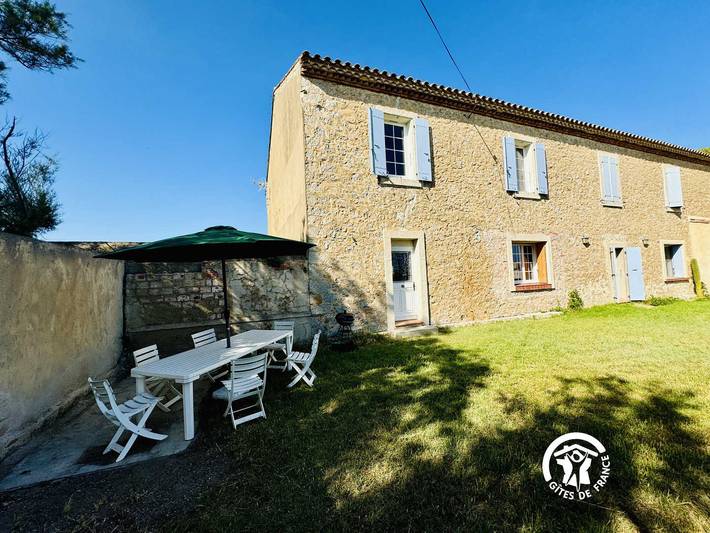 Gîte pour 6 personnes, avec Terrasse et Jardin