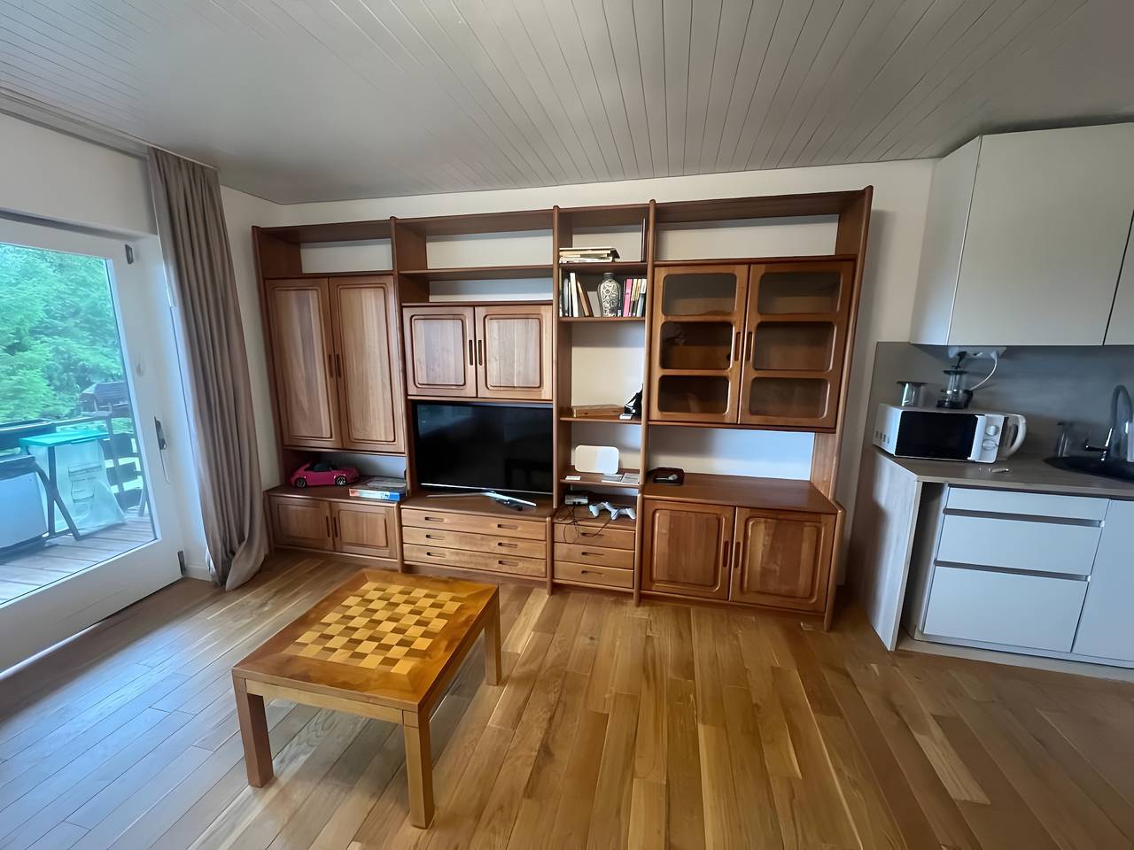 Apartamento inteiro, Apartamento que aceita cães com piscina partilhada, jardim comum e varanda in Hausern, Floresta Negra do Sul